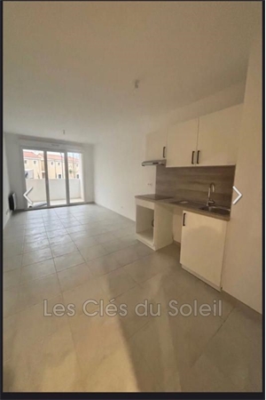t2 à la location -   83170  BRIGNOLES, surface 39 m2 location t2 - UBI473210906